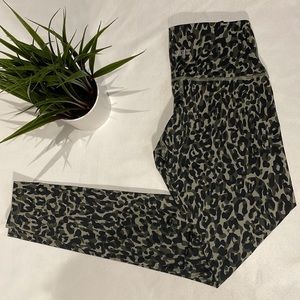 PINK Victoria’s Secret Green Leopard Leggings